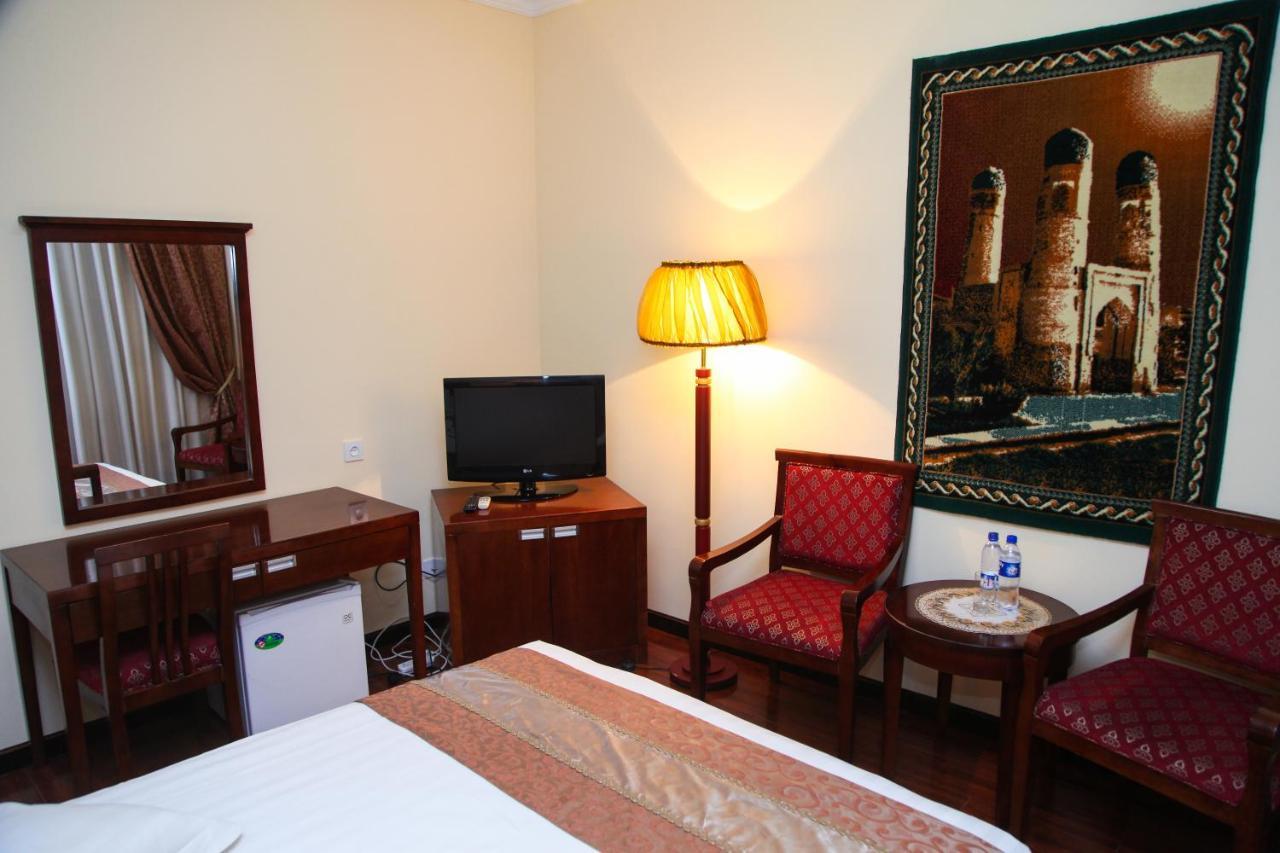 Kamelot Hotel Bukhara Bagian luar foto