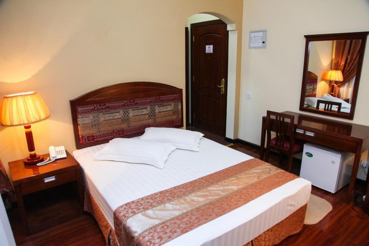 Kamelot Hotel Bukhara Bagian luar foto